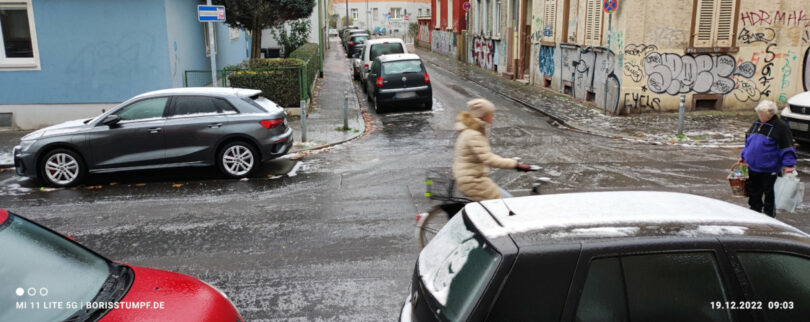 Vereiste Straßen, extreme Rutschgefahr